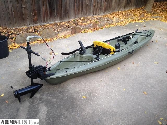 How to Register a Kayak With a Trolling Motor